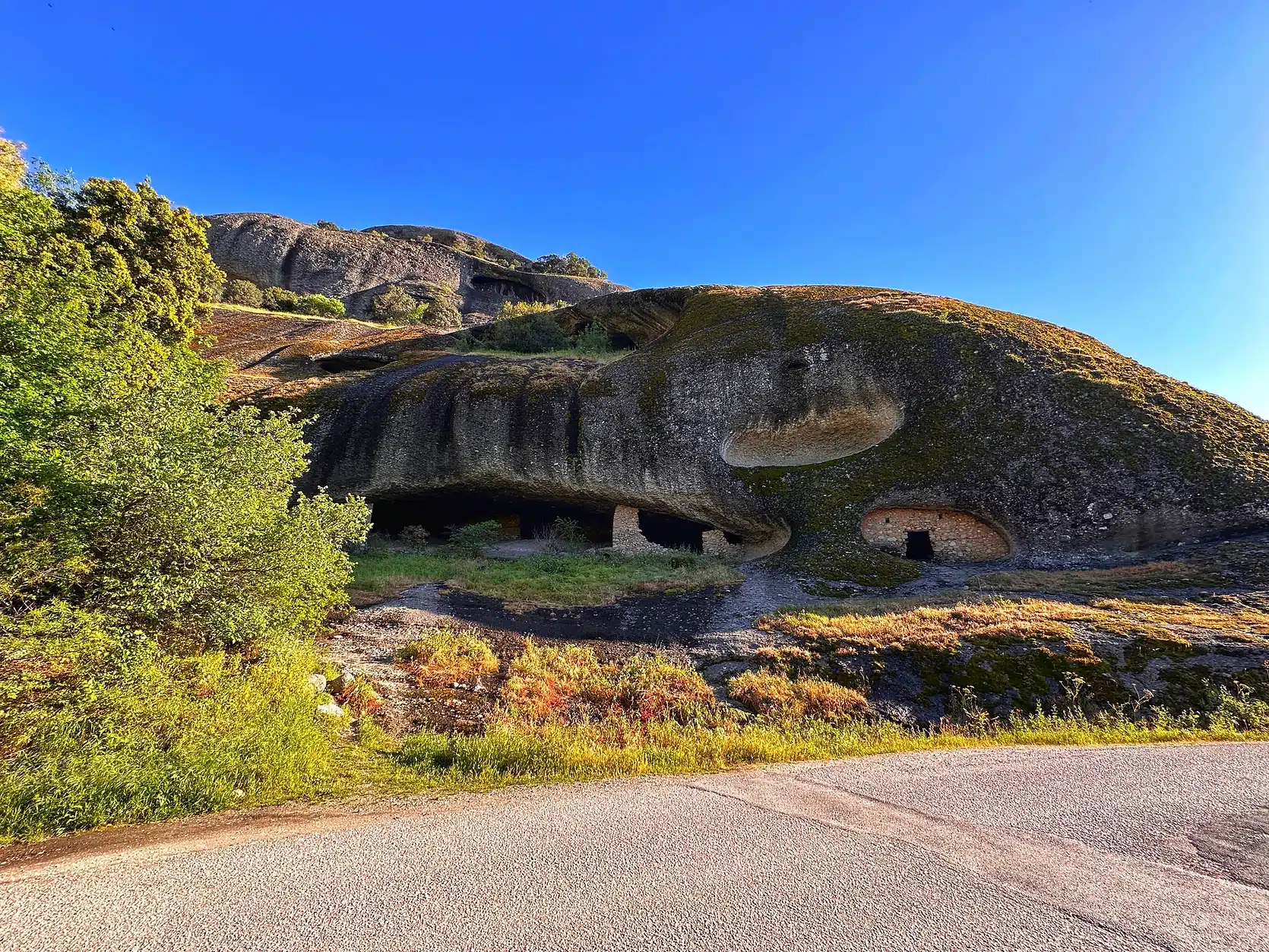 Two-Days Tour from Athens to Meteora by Train/Bus