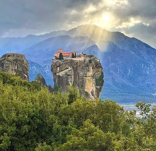Two-Days Tour from Athens to Meteora by Train/Bus
