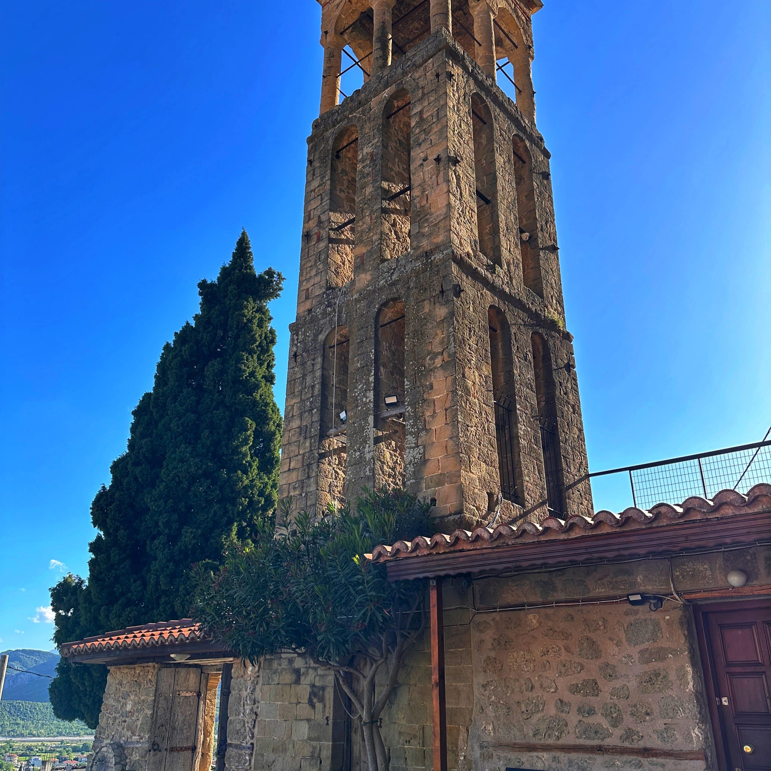 From Athens to Meteora Two-Days Tour with Local Guides