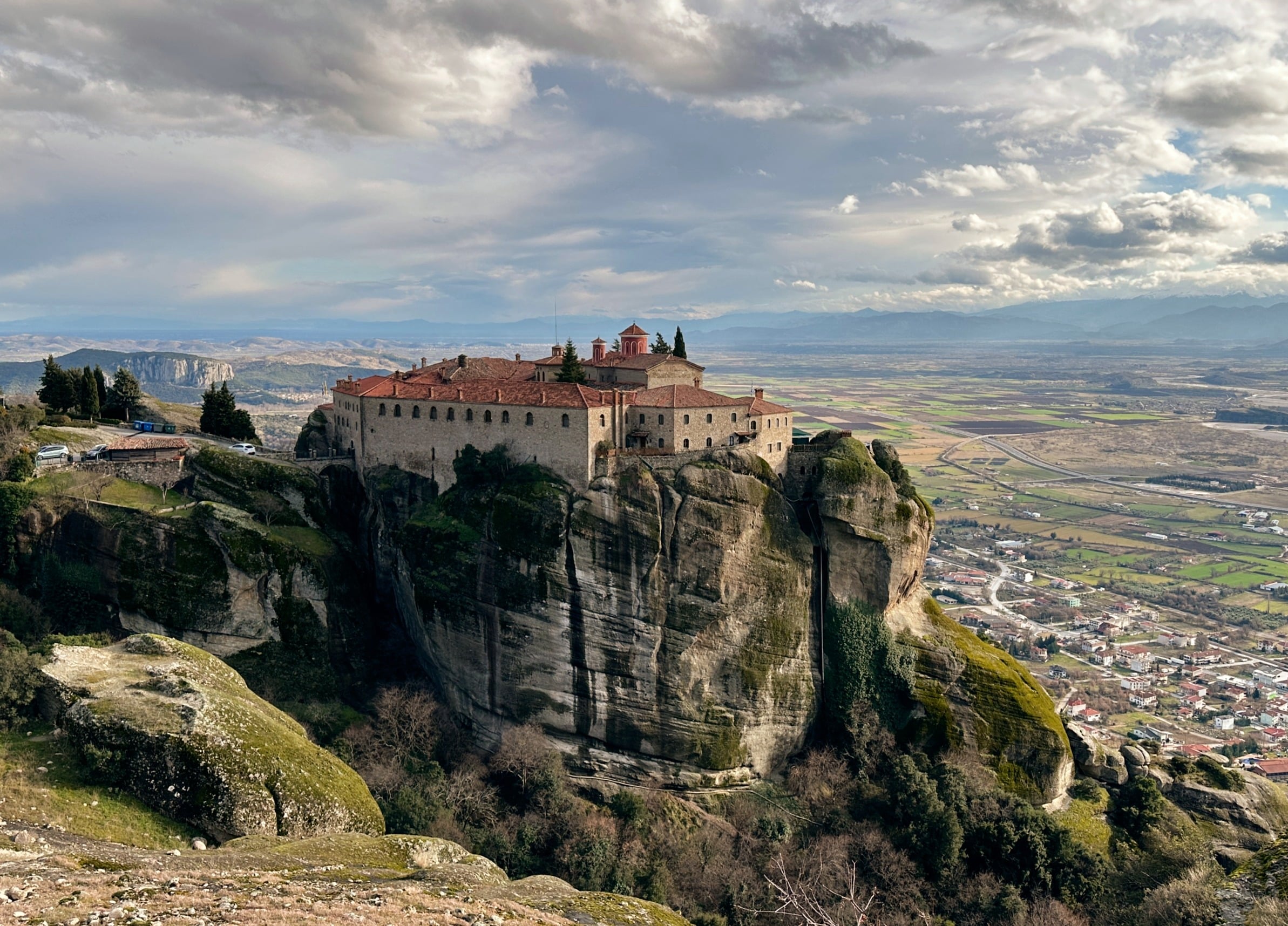 Thessaloniki, Dion Litochoro from/to Kalampaka (Meteora) 3 people