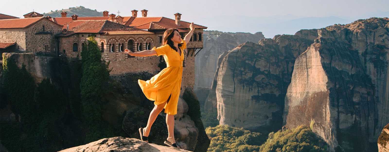 Athens to Meteora: 2-Days Tour with Local Guides